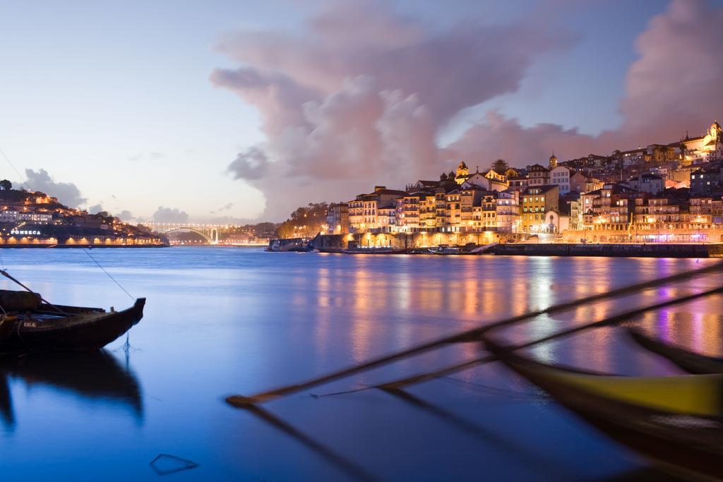 Porto's City Park & Surf Beach *